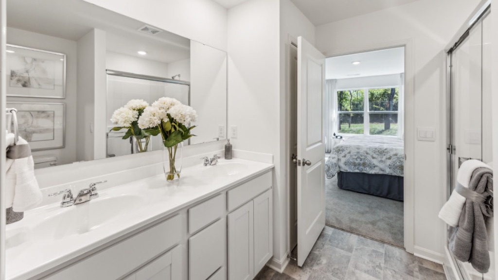 Rossville - bathroom